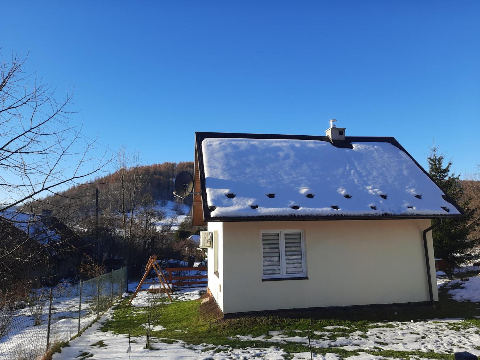Brzoskwiniowy Domek Ustrzyki Dolne Exterior foto