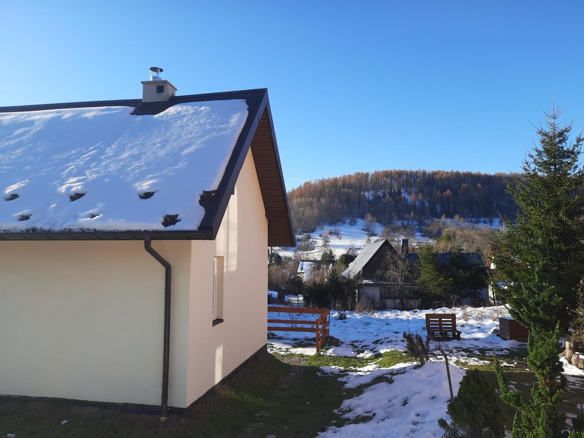 Brzoskwiniowy Domek Ustrzyki Dolne Exterior foto